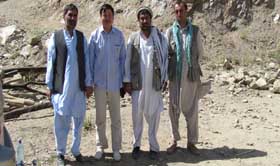 青金城堡和阿富汗矿主在矿山