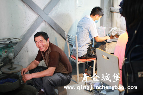 青金石工厂师傅